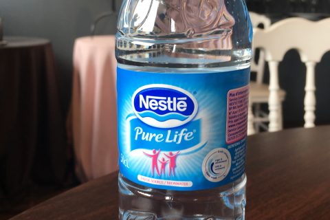 eau nestlé pure life